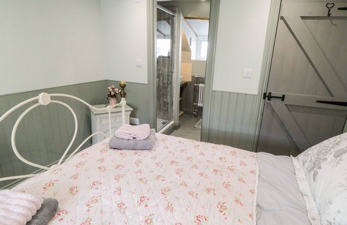 Ainthorpe Cottage | 7 LILAC TERRACE, romantic, character holiday cottage in Danby