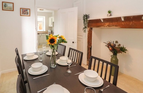Penrith House | 7 LONSDALE TERRACE, character holiday cottage in Penrith