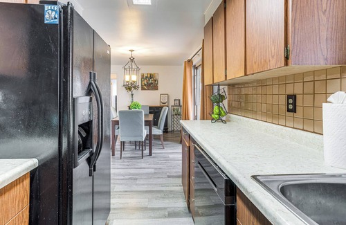 Aurora House | 7 Mi to Dtwn Denver: Home w/Large Yard!