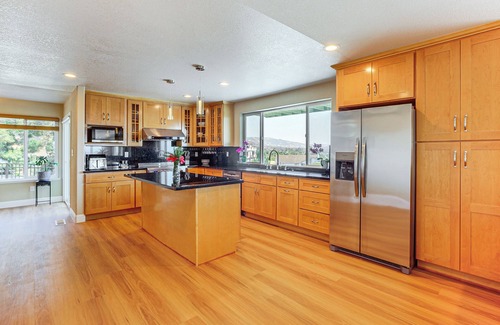 East San Jose House | 7 Mi to Dtwn San Jose: City-View Family Getaway