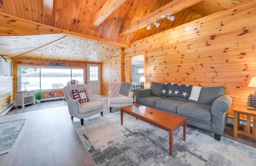 Petoskey House | 7 Mi to Nubs Nob Lakefront Abode with Fire Pit!