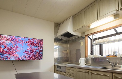 Yunoura Onsen House | 7 min walk from Dogo Onsen spa Private house with parking lot Guesthouse near drugstore - GUEST HOUSE DOUGOYADO KITA/Matsuyama Ehime
