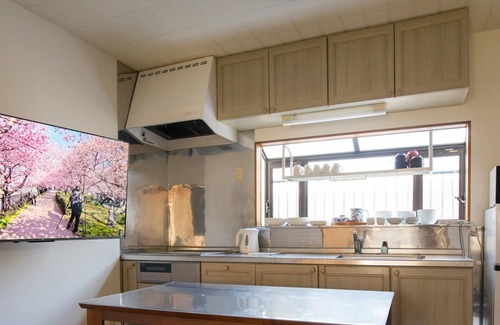 Yunoura Onsen House | 7 min walk from Dogo Onsen spa Private house with parking lot Guesthouse near drugstore - GUEST HOUSE DOUGOYADO KITA/Matsuyama Ehime