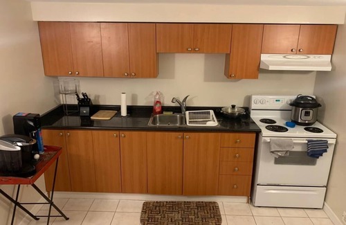 Markham House | 7 Minute Stroll to Beautiful Main Street Unionville