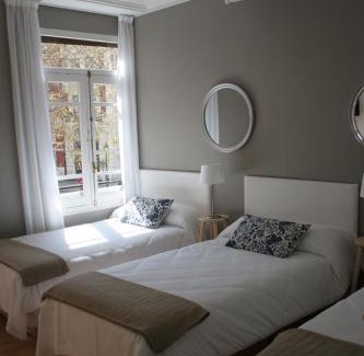Eixample Bed & Breakfast | 7 Moons B&B