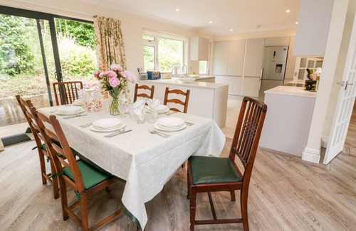 Thurlestone House | 7 OLD RECTORY GARDENS, pet friendly, with a garden in Thurlestone