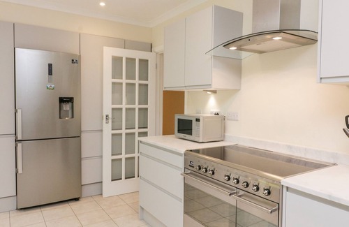 Thurlestone House | 7 OLD RECTORY GARDENS, pet friendly, with a garden in Thurlestone
