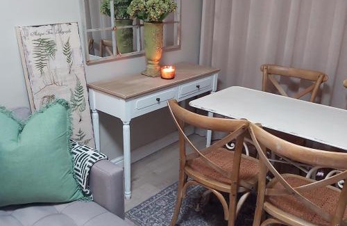 Westdene Apartment | 7 on Connor - Luxury Family Cottage