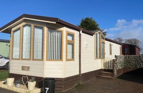 Forfar House | 7 Rannoch Row, lovely holiday static caravan for dogs & their owners.