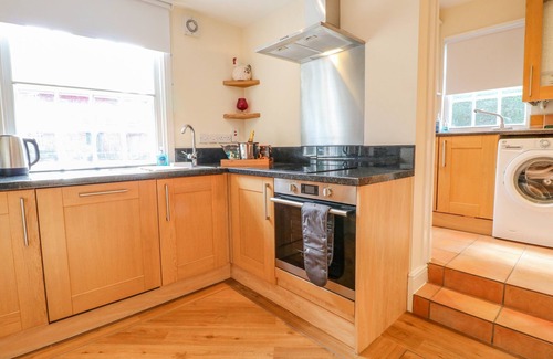 Lichfield Cottage | 7 THE GREEN, pet friendly in Whittington, Staffordshire