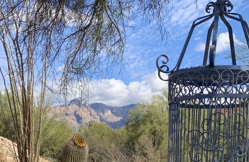 Catalina Foothills Estates House | 70's Hideaway on one acre, in quiet Catalina Foothills neighborhood