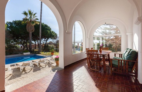 Cabrils Villa | 700 m² Villa ∙ 6 bedrooms ∙ 12 guests
