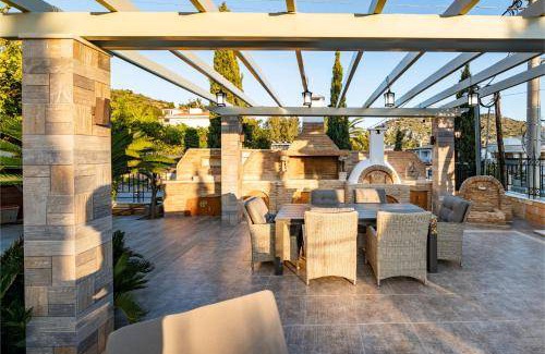 Vari-Voula-Vouliagmeni Villa | 700 m² Villa ∙ 6 bedrooms ∙ 12 guests