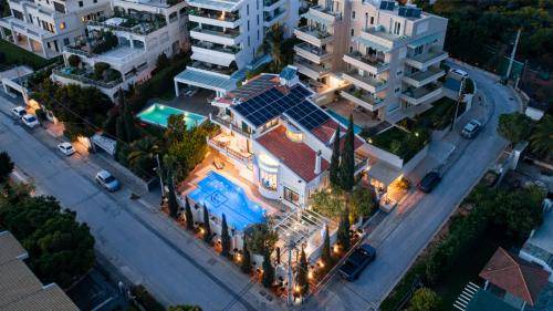 Vari-Voula-Vouliagmeni Villa | 700 m² Villa ∙ 6 bedrooms ∙ 12 guests