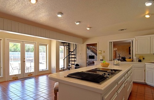 Copperas Cove House | 7000 sqft house on 5 acre with pool and indoor basketball/Raquetball court