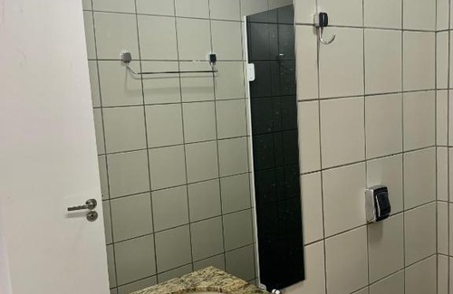 Bigorrilho Apartment | 707- Apartamento Encantador, amplo e decorado, quarto, sala, cozinha, mobiliario moderno, cozinha completa com utensílios , Excelente vista da cidade e localização privelegiada no bairro Bigorrilho