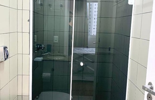 Bigorrilho Apartment | 707- Apartamento Encantador, amplo e decorado, quarto, sala, cozinha, mobiliario moderno, cozinha completa com utensílios , Excelente vista da cidade e localização privelegiada no bairro Bigorrilho