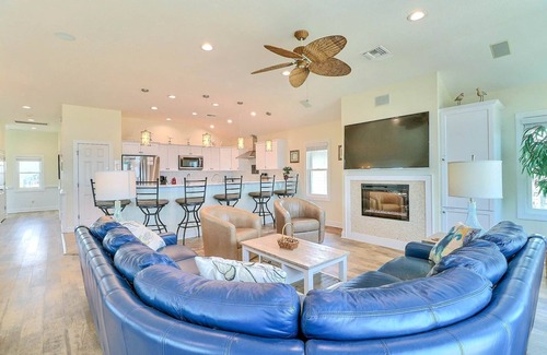 South Nags Head House | 7076 JMJ Seascape * Oceanfront * Pool * Hot Tub