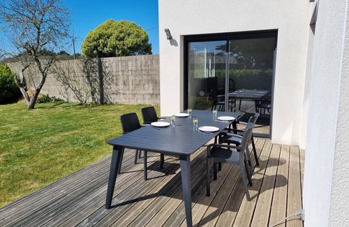 Audierne House | 710-Modern villa 100m from the beach