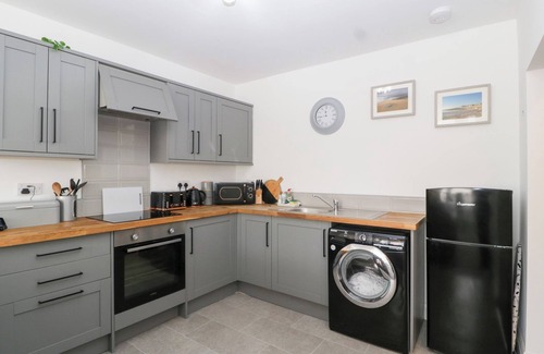 Porthcawl Apartment | 76A MACKWORTH ROAD, pet friendly, with a garden in Porthcawl