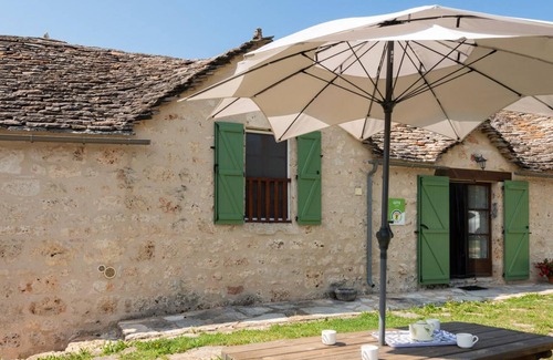 Saint-Georges-de-Levejac House | 77 m² Gîte ∙ 2 bedrooms ∙ 5 guests