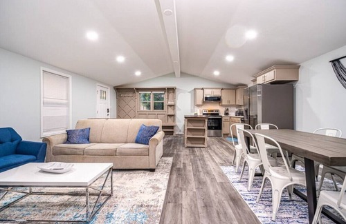 Huntsville House | 7707 Bailey Cove Rd MTR · Bailey Cove Bungalow/Fiber Wi-Fi/4 Beds