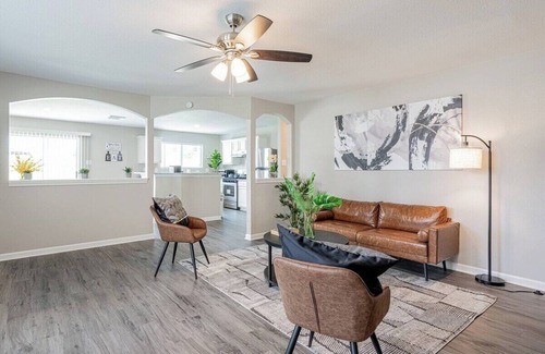 Cypress House | 7862 Cozy 3BR Air Hockey downtown holiday home