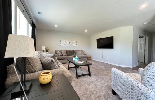 Otterbien Home House | 7876 Ellington Court Cheerful 4 Bedroom Home Brand New Construction
