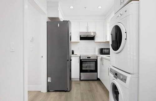 Knight Apartment | 791 Durward Avenue
