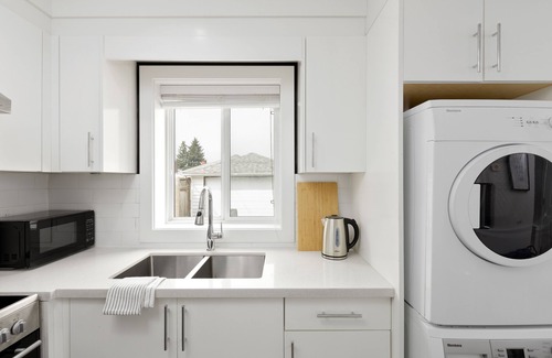 Knight Apartment | 791 Durward Avenue