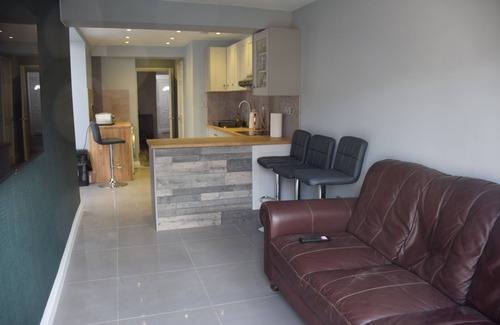 Higham Hill House | 7bedroom House, 3bathroom, Kitchen, 2living Room, Dining Room Smoke Room, Garden