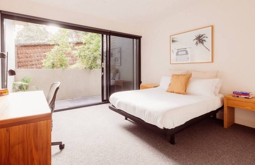 Blairgowrie Villa | 7FAb · VILLA BOND | Luxe, Design & Location + Cinema