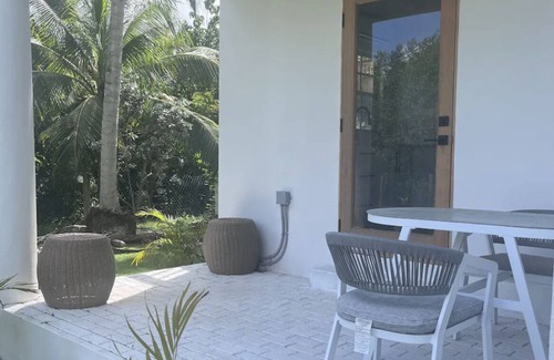Seven Mile Beach Apartment | 7mile-Hidden Hideaway-King Bed-Kitchen-Pool