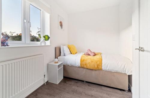 Aylestone House | 7Nights Special l Modern House near City Center Sleeps 6 with Free Parking l By Zen Nights Short Lets & Serviced Accommodations