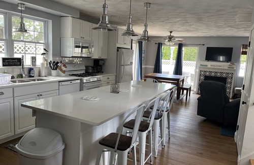 Narragansett House | 7th house from beach, A/C,5 BR's 3 1/2 baths, short walk to beach