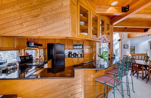 Breckenridge Heights House | 7th Nt FREE! Great Family Home! Sunroom, Deck, Hot Tub, BBQ. Views/Hiking/Woods.