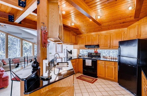 Breckenridge Heights House | 7th Nt FREE! Great Family Home! Sunroom, Deck, Hot Tub, BBQ. Views/Hiking/Woods.