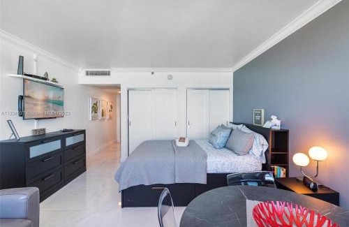 Mid Beach Apartment | 7th - Seven Heaven Miami - Stunning Ocean Front- Free Parking