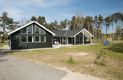 Bedegaard House | 8 bedroom awesome home in Nexø