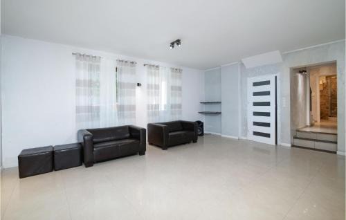 Szemud House | 8 Bedroom Awesome Home In Kamien
