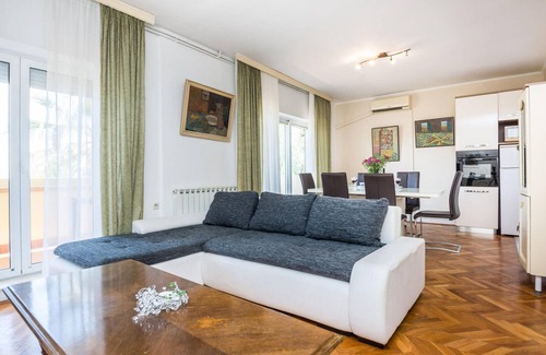 Kozino House | 8 bedroom gorgeous home in Kozino