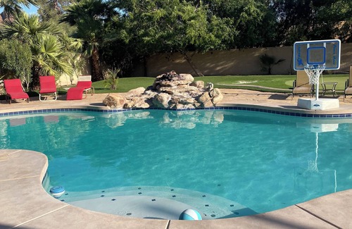 Camelback East House | 8 Bedrooms, 12 beds, pool, hot tub,putting green, pool table, ping pong, bbq