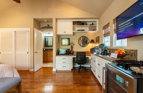 North Pacific Beach House | 8 blocks to beach, hot tub, fireplace, grill, patio, yard, bicycles, ping pong.
