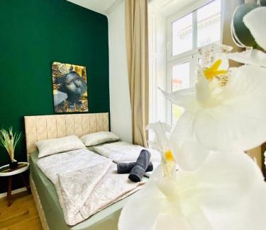 Matzleinsdorf Apartment | 8 Fully Equipped Studio Apt w Terrace Margareten