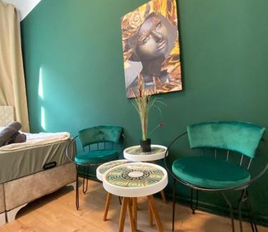 Matzleinsdorf Apartment | 8 Fully Equipped Studio Apt w Terrace Margareten