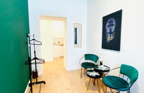 Matzleinsdorf Apartment | 8 Fully Equipped Studio shared Apt w Terrace Margareten