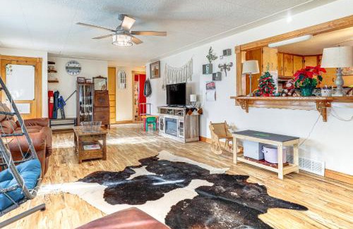Scottsbluff House | 8 Mi to Scotts Bluff Natl Monument Family Home