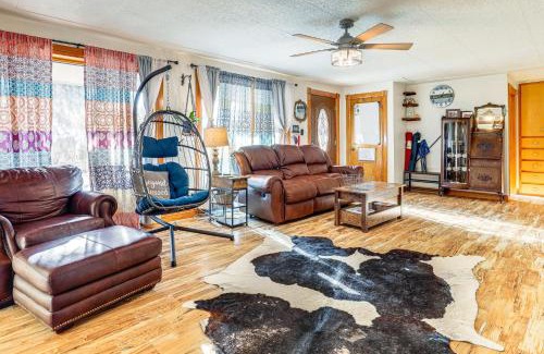 Scottsbluff House | 8 Mi to Scotts Bluff Natl Monument Family Home