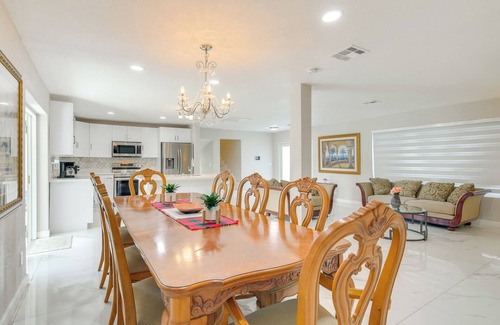 Golden Glades House | 8 Mi to Wynwood: Waterfront Retreat w/Lanai