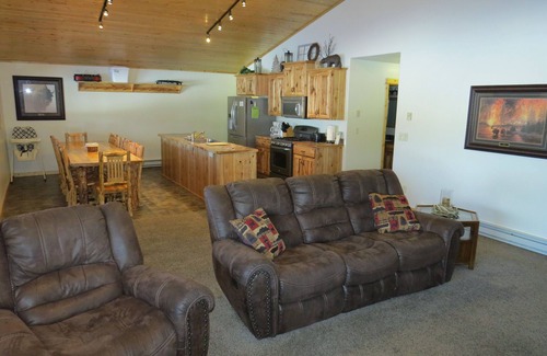Lazy Acres Cabin | 8 miles to Yellowstone! Fireplace, Gas Grill, 40 ft Deck, Beautiful location!